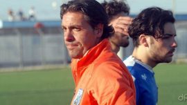 Giuseppe Laterza allenatore Fasano 2017 in giacca arancione