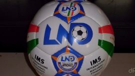 Primo piano di un pallone LND da esposizione